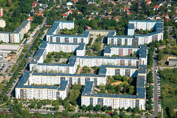 Fotovoltaik-Dächer im Hellersdorfer 'Gelben Viertel'