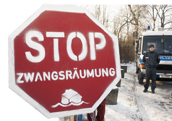 STOP-Schild mit Zusatz 'Zwangsräumung'