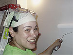 Carmen Rosario beim W&auml;ndestreichen
