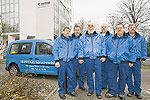 6 Kiezhelfer mit ihrem Fahrzeug
