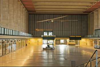 Haupthalle im Flughafengebäude