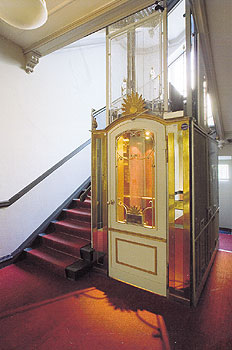 Fahrstuhl in einem Berliner Gründerzeit-Wohnhaus