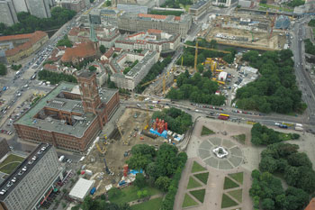 Historisches Zentrum mit Rotem Rathaus und Neptunbrunnen