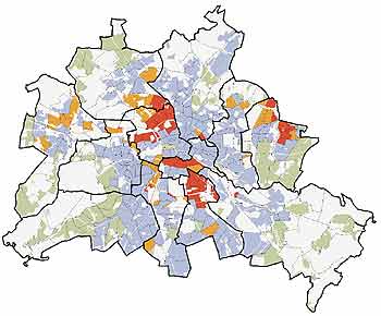 Berlin-Karte mit roten, orangen, blauen und grünen Bereichen