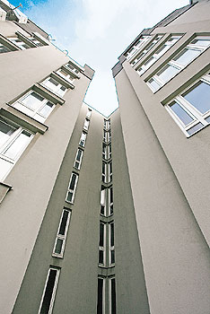 Gebäudefassade am Kreuzberger Mariannenplatz