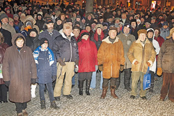 Anwohner des Flughafens Schönefeld auf einer Protestveranstaltung