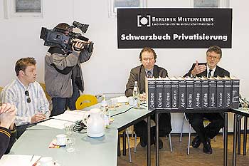 Die BMV-Geschäftsführer Reiner Wild und Hartmann Vetter bei der Presse-Konferenz
