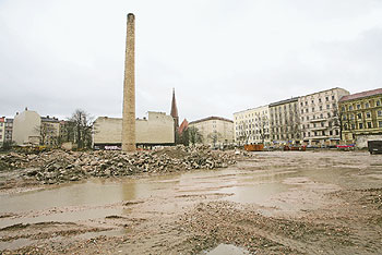 Alter Fabrikschornstein auf dem 'Paech-Brot'-Gelände
