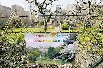 Protestplakat am Zaun der Kleingartenkolonie 'Württemberg'