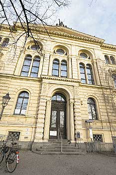 Eingangsportal des Berliner Sozialgerichts