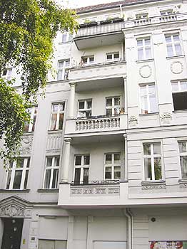 § 17-Wohnungen am Klausenerplatz (hier: Das Wohnhaus Neue Christstraße 5)