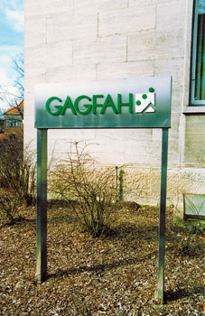Firmenschild des Wohnungsunternehmens Gagfah