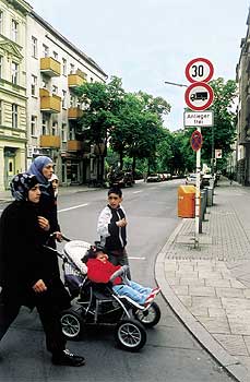 Durchfahrtsverbot: Die Neuköllner Silbersteinstraße ist für Lkw gesperrt