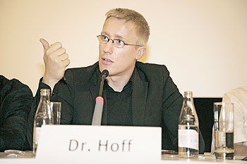 Staatssekretär Hoff aus der Berliner Umweltsenatsverwaltung bei seinem Referat vor den BMV-Delegierten