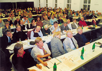 Delegierte bei der Delegiertenversammlung 1999 des Berliner Mietervereins