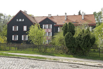 Gartenstadt Falkenberg: Wohngebäude mit originalgetreuer Farbgebung