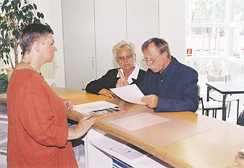 Senioren in einer BMV-Beratungsstelle