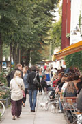 Touristen in der Friedrichshainer Simon-Dach-Straße