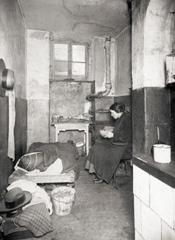 Ein als Wohn- und Kochstube genutzter Keller 1923