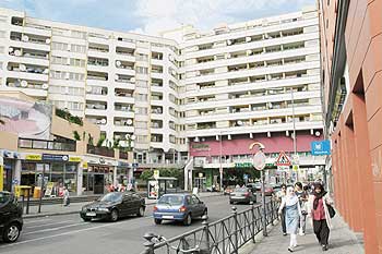 Wohnhäuser am Kottbusser Tor in Kreuzberg - 'Soziale Mischung'- Wohnungsbewerber können abgelehnt werden