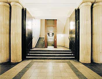 Karl-Marx-Allee: Foyer im Block C