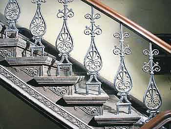 Kunstvoll verziertes Treppengeländer