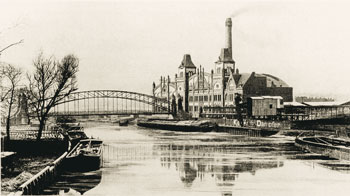 Kraftwerk Charlottenburg mit Siemenssteg nach der Erweiterung um 1907
