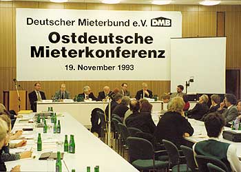 Podium der 'Ostdeutschen Mieterkonferenz' des Deutschen Mieterbundes