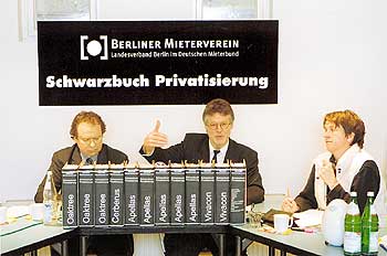 Hartmann Vetter bei der Vorstellung des 'Schwarzbuch Privatisierung'