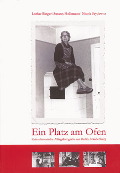 Titelseite des Katalogs 'Ein Platz am Ofen'