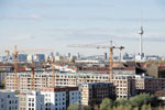 Blick über Berlins Dächer, im Hintergrund der Fernsehturm