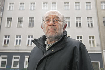 Dieter Scholz, der nach 40 Jahren seine Wohnung räumen muss