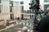 Fernsehkamera über dem Plenarsaal des Bundesrats