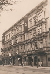 Nazi-Fahnen am Haus während der 1930er Jahre