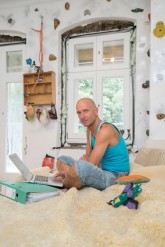 09151Kopenhagener Straße 46, Sven Fischer4-c-mieter-am-laptop Kopenhagener Straße 46, Sven Fischer
