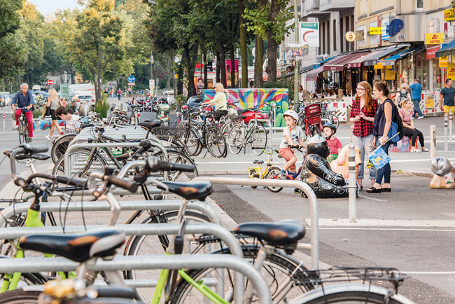 Fahrradbügel nach dem Umbau der Maaßenstraße