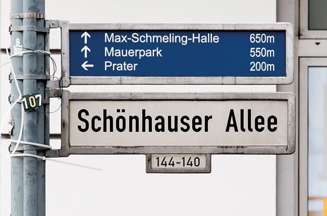 Straßenschild 'Schönhauser Allee'