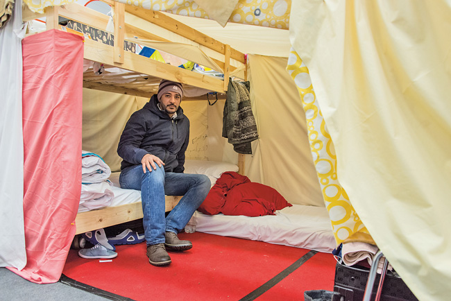 Khalid in der Dahlemer Erstunterkunft