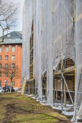 041723-a-geruest-mit-netz DW-Modernisierung in der Ritterstraße