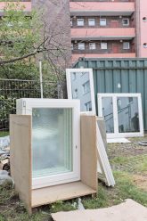 Neue Fenster für den Einbau in der Otto-Suhr-Siedlung