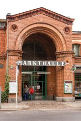 Eingangsportal der Arminiusmarkthalle Eingangsportal der Arminiusmarkthalle