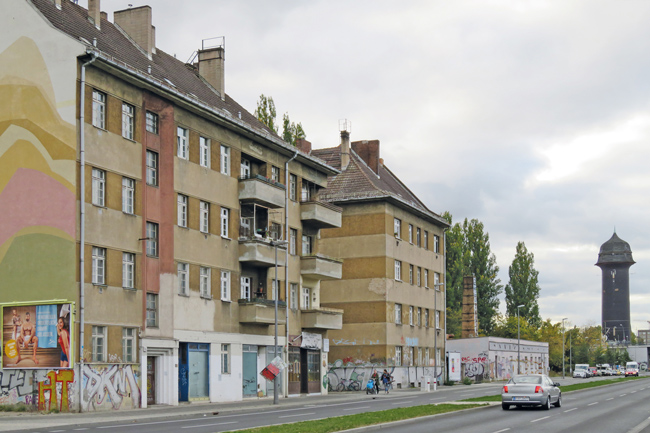 Häuserzeile an der Lichtenberger Hauptstraße