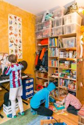 Laouen, Malik und Farouk in ihrem Kinderzimmer