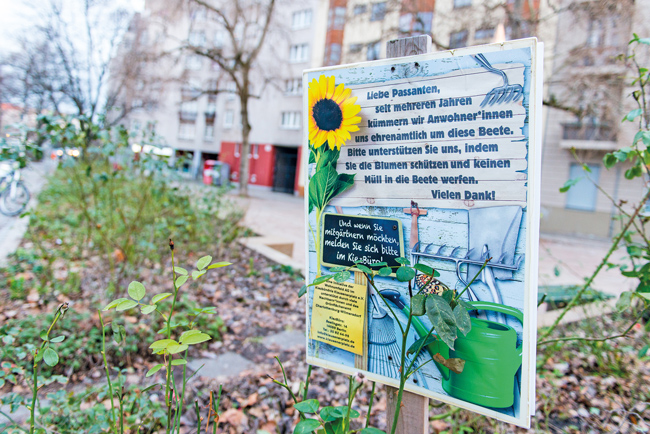 Hinweisschild zur Platzbepflanzung Hinweisschild zur Platzbepflanzung