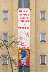 Großplakat gegen Gentrifizierung an der Hauswand