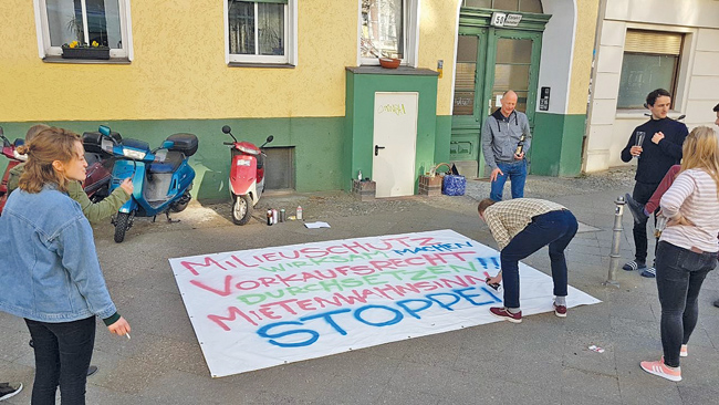 Anfertigen eines Protestplakats Anfertigen eines Protestplakats