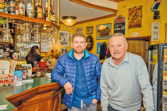Kneipiers Switala und Wieloch in der ,Brasserie Alt-Tegel' Kneipiers Switala und Wieloch in der ,Brasserie Alt-Tegel'