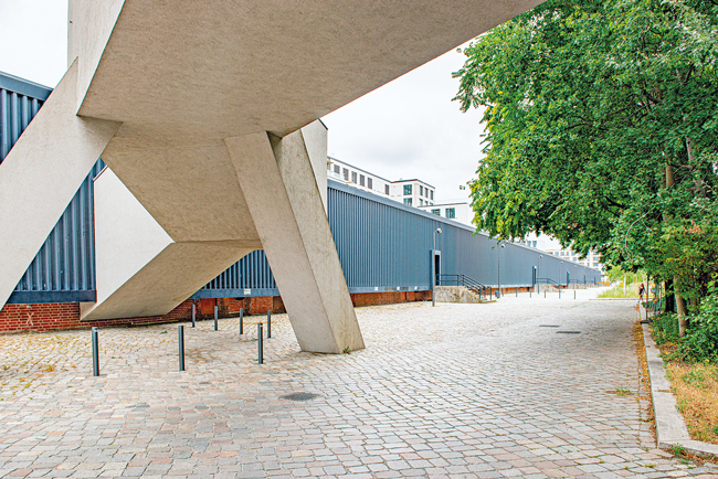 Rieckhallen und Verbindungsbrücke zum Hamburger Bahnhof Rieckhallen und Verbindungsbrücke zum Hamburger Bahnhof