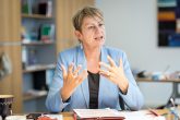 Sozialsenatorin Elke Breitenbach Sozialsenatorin Elke Breitenbach