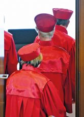 Verfassungsrichter in ihren roten Roben